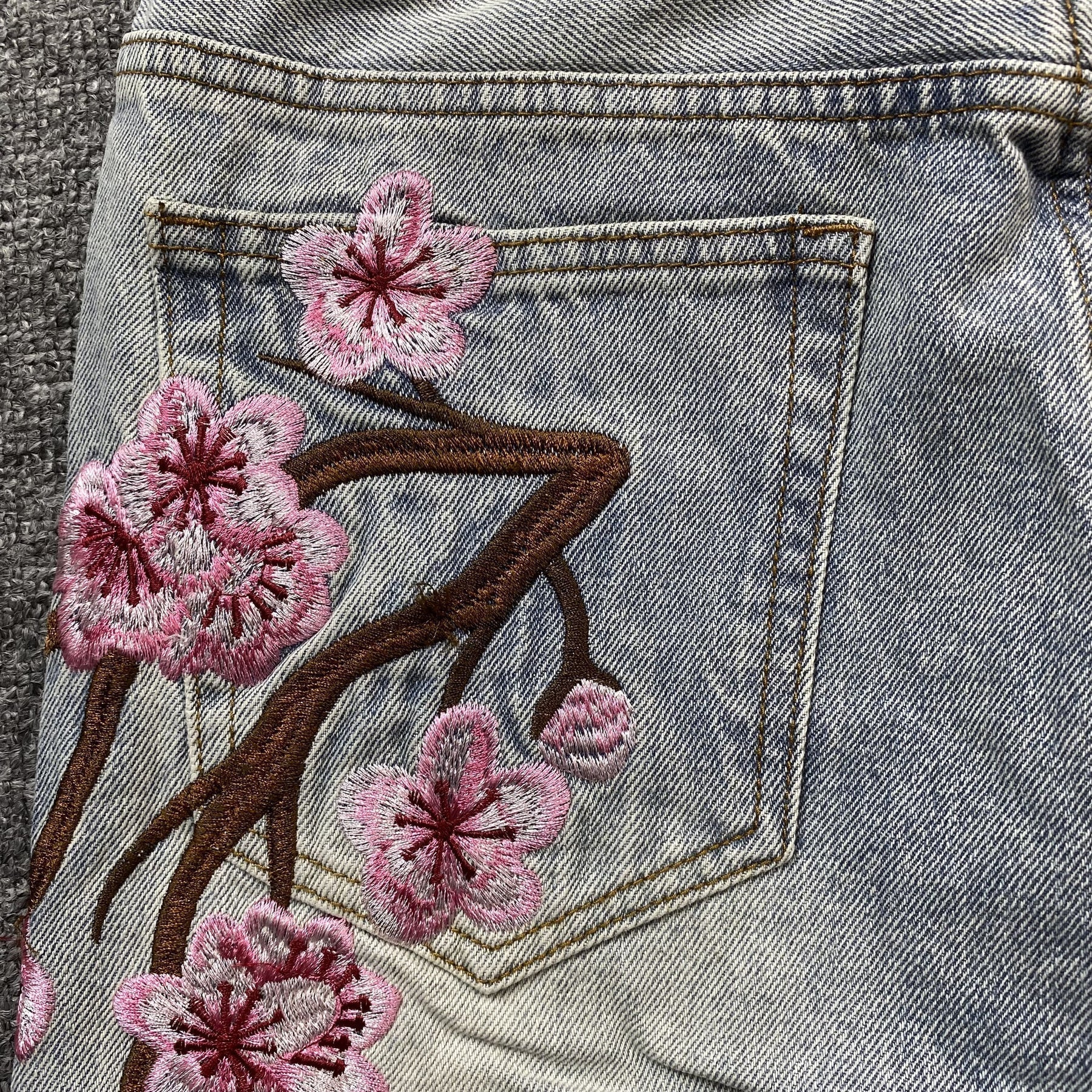 Sakura Unisex Jeans
